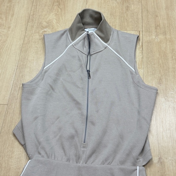 Spanx AirEssential Sleeveless Mock Neck 1/2 Zip Pique jumpsuit LARGE - Picture 7 of 8